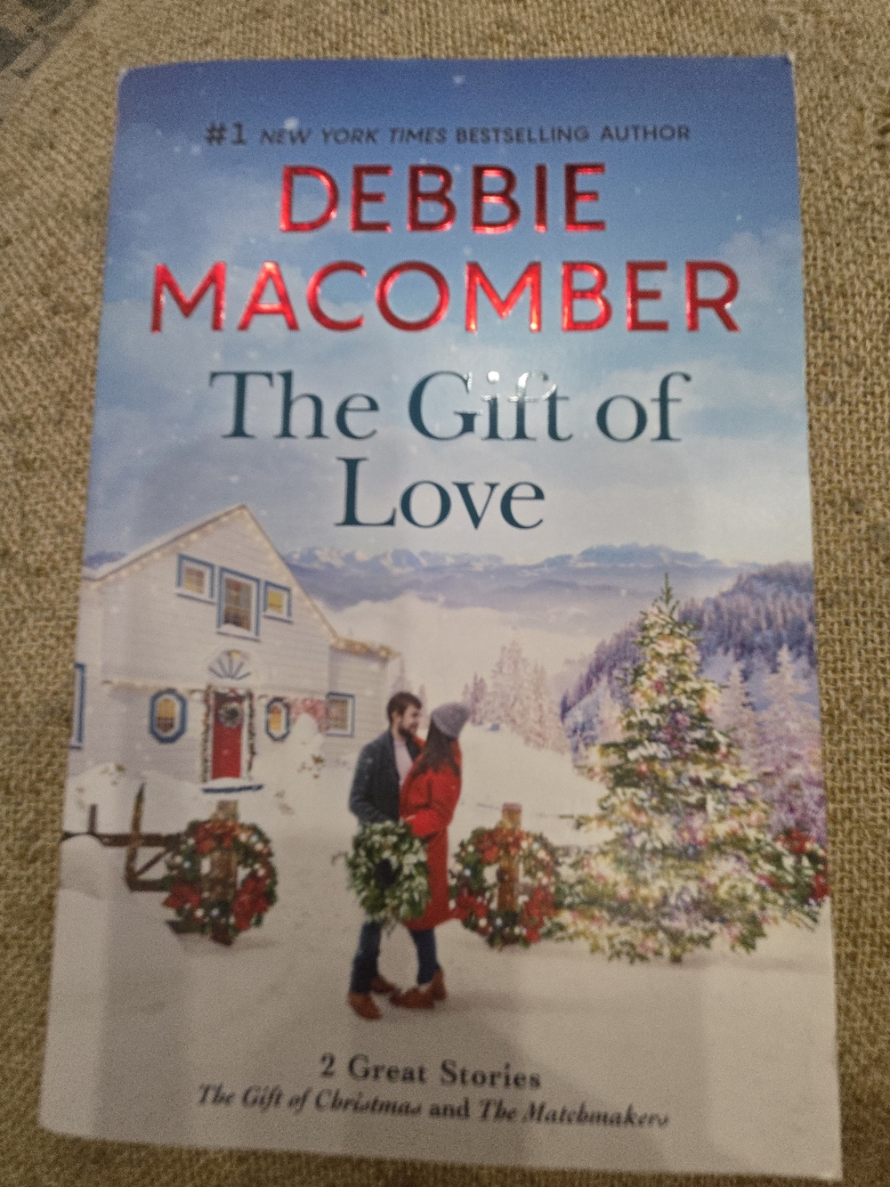 Debbie Macomber The Gift of Love Holiday Paperback - Red & Blue - Picture 2 of 3